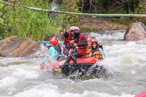 Rafting, Zipline, Quad, tempio e cascata da Phuket