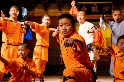 Private Day Tour naar Shaolin Temple met Kungfu Show vanuit Chengdu by Air