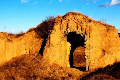 Datong Private Day Tour to Deshengbu and Zhenchuankou Great Wall with Lunch