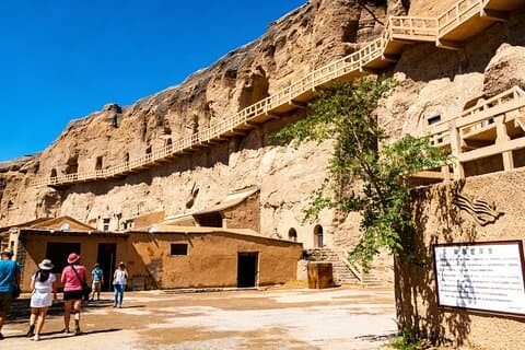 Dunhuang Privater Transfer zur Yulin-Grotte und zu den Western Thousand Buddha Caves