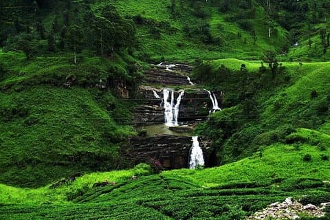 Kandy to Ella Shuttle via Waterfalls and Tea Plantations Route