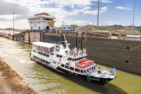 Excursión parcial por Canal de Panamá: dirección norte