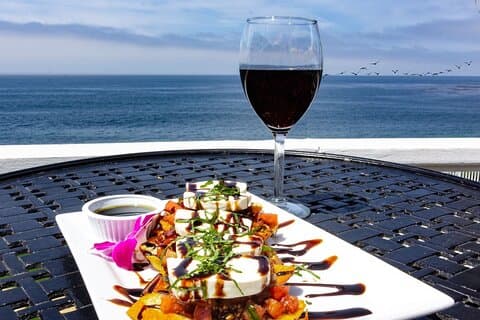 Shared Guided Wine Walk Tour to Laguna