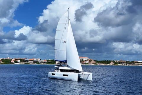 3 horas de luxo 40ft Lagoon Catamaran Charter em Tulum