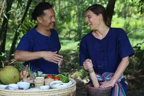 Clase de cocina tailandesa del norte de la granja de Chiang Mai a la mesa