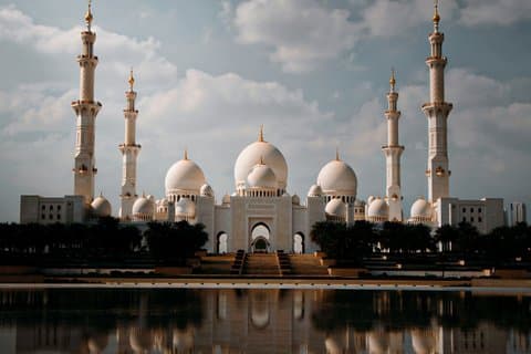 Tour privado de meio dia pela cidade de Abu Dhabi