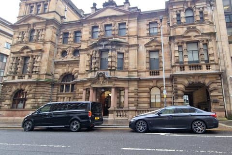 Lyxiga chaufförstjänster i Glasgow