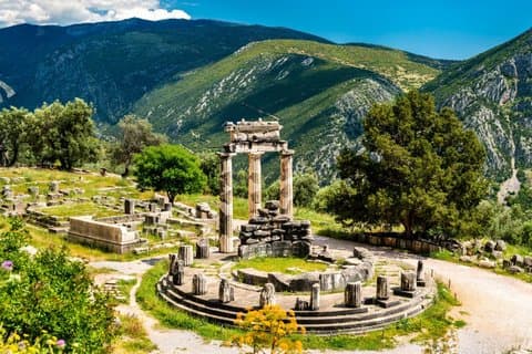 Transfert privé de Athènes à Delphes avec arrêt touristique de 2h