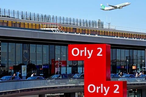 One-way transfer Orly CDG Electric Sedan Comfort