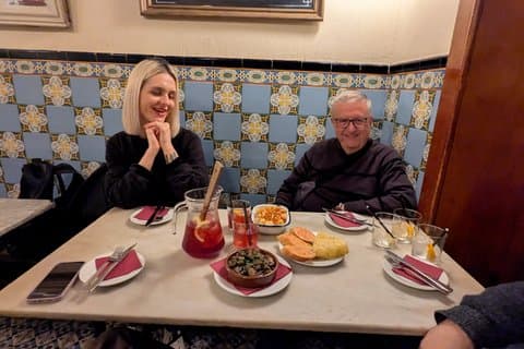 Hotell i nærheten av Barcelona Gothic Quarter Tapas and Taverns Food and Wine Tour