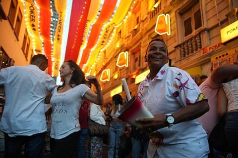 Cali-Nacht: Straßenfest und Partybus