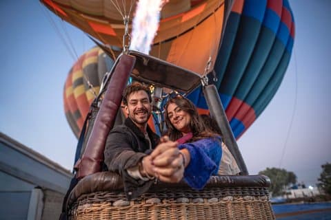 Passeio de balão de ar quente em Teotihuacan com café da manhã incluído.