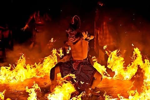 バリ寺院のウブドケチャ・ラーマヤナファイヤーダンスショーチケット
