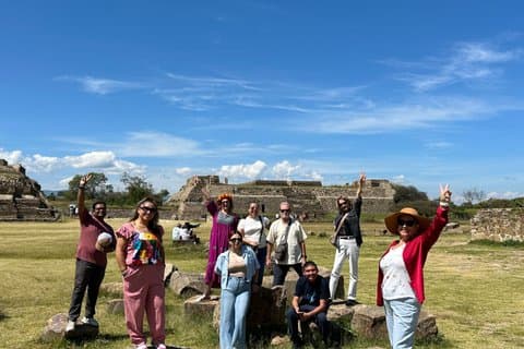 Essência Zapoteca Monte Albán, Argila Negra e Alebrijes para um dia.