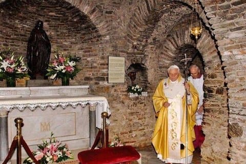 Jungfru Maria och St John Shore utflykt