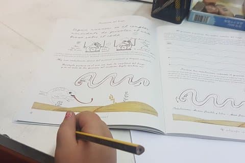 Kalligrafi-workshop for børn i Marbella