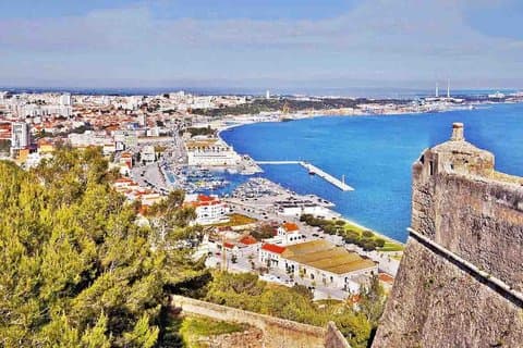 Lisbon Private Tour Setúbal with Tile Factory and 2 Wines