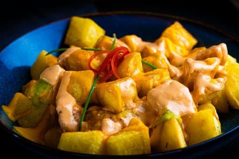 Vegan Walking Tour in Lavapies with Three Tastings and Drinks