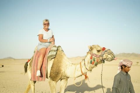 2 - Hour Camel Ride Desert & Sea med hotelltransfer / Hurghada