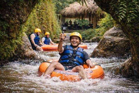 Avventura in Tubing della Grotta di Ubud con Guida e Pranzo