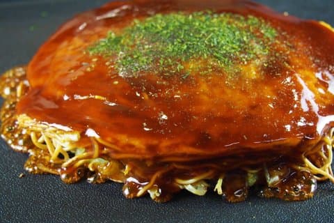 Domina el arte de Hiroshima Okonomiyaki en una villa privada