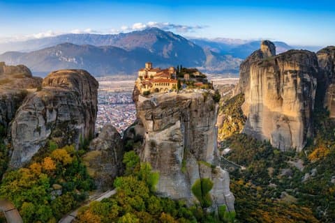 Transfert privé d'Athènes à Kalabaka avec arrêt touristique de 2h