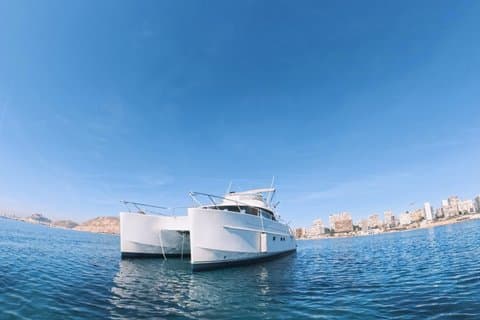 Location de catamaran privé avec skipper