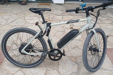 Alquiler de bicicletas RAD Power Radmission E en Atenas