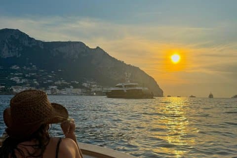 Passeio compartilhado ao pôr do sol com Sangria Caprese