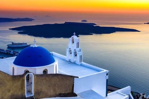Private Santorini Tour and Transfer Mini Van for Up to 6 Guests
