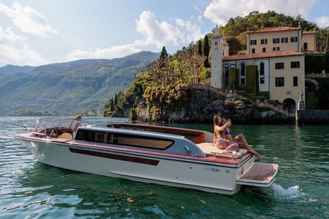Bellagio and Lake Como Tour by Venetian Limousine