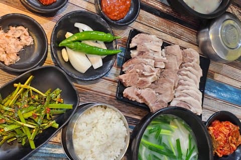 Busan Bites Food Tour mit 10 + Verkostungen