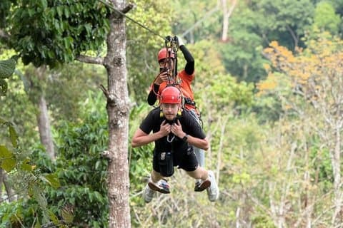 Aventuras de la mañana Tirolesa y café panorámico con almuerzo