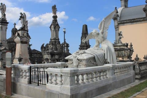 Geführte Tour über den Friedhof La Carriona in Avilés