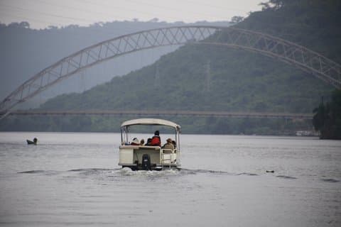Reserva de caza Shai y paseo en barco por el río Volta