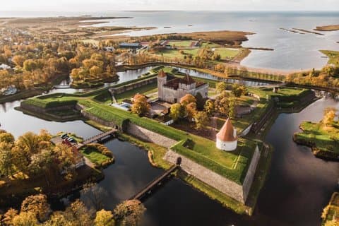 Full Day Saaremaa and Muhu Island Experience from Tallinn