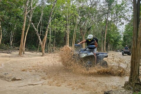 Jade Caverns & Maya Village mit Mittagessen Schnorchel Cozumel ATV Tour