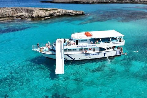 Blue Lagoon kryssning: gigantisk rutschkana och Paphos hotelltransfer