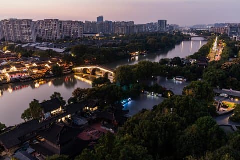 Small-Group Grand Canal Hangzhou Tour: The Artery of Empires
