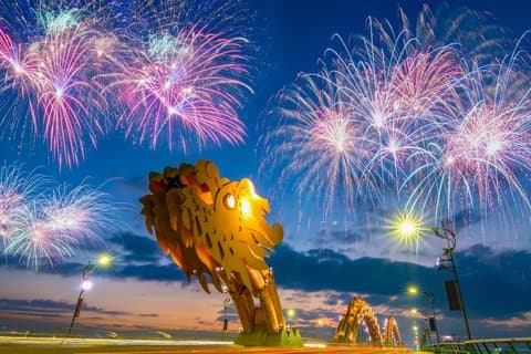 Da Nang Fireworks Festival 2026 ed esperienza di cena lungo il fiume
