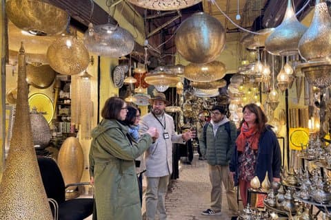 Excursión de medio día a Marrakech: Palacio de la Bahía, Medina y Madrasa.