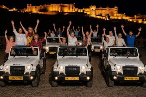 Jaipur bei Nacht : Private 4x4 Jeep Safari mit Palastblick