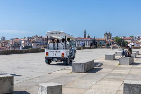 Food and Wine Porto Tour in Private Eco Tuk Tuk with a Local