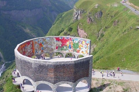 Da Tbilisi: tour di un giorno di Kazbegi, Trinità di Gergeti, Ananuri e Gudauri