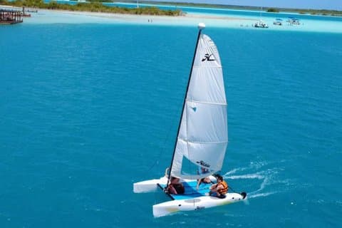 Hobie Cat-uthyrning eller seglingslektioner
