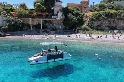 Premium Tour on a Solar Powered Boat - Private Group