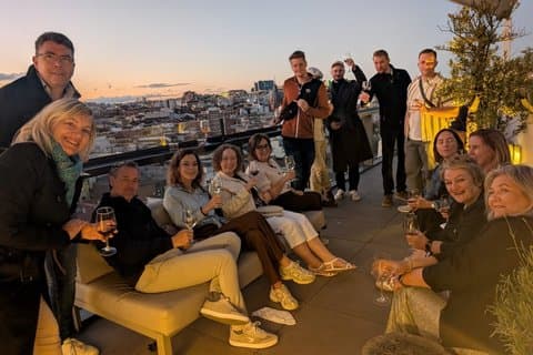 Tasty Tapas & Drinks Tour med et tag inkluderet
