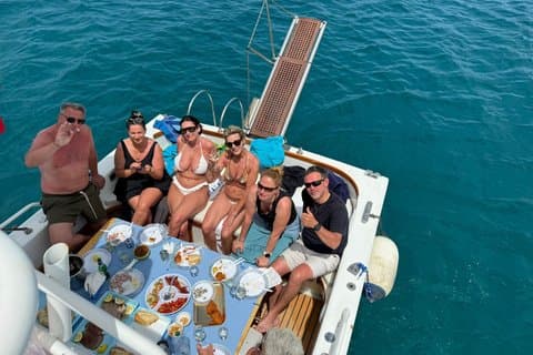 Tour in barca di un'intera giornata Marzamemi Capo Passero con pranzo a bordo