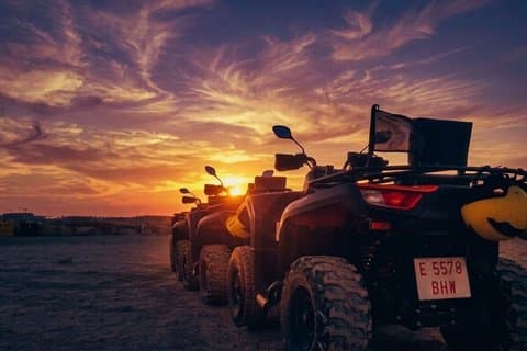 四輪駆動車で行くテネリフェ島テイデ山と夕日ツアー体験(4WD)